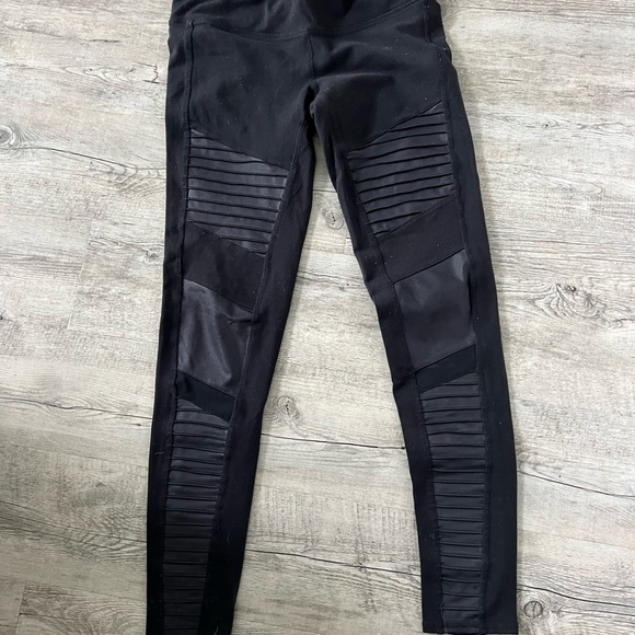 Black Alo Yoga Moto Legging - Picture 1 of 2